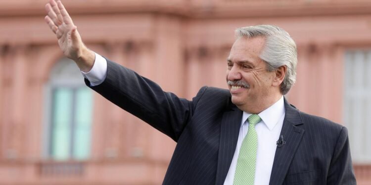 El Presidente encabeza el acto por los tres años de gestión y mantiene audiencias en Casa Rosada AUDIO