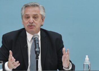 Fernández inaugura obras en La Plata y un centro de Medicina Nuclear en Formosa