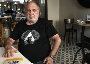 «La democracia está intervenida y coaccionada por distintos factores de poder»