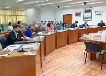 Sorpresa en el Concejo: Mondino votó el aumento de tributos junto al oficialismo y rompió JxC