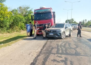 Otro camión que se llevó puesto a un auto en la RN 34