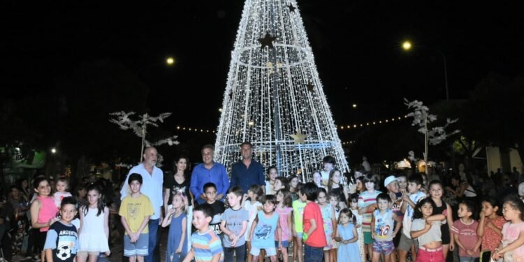 Se inauguraron formalmente las remodelaciones en los canteros del centro