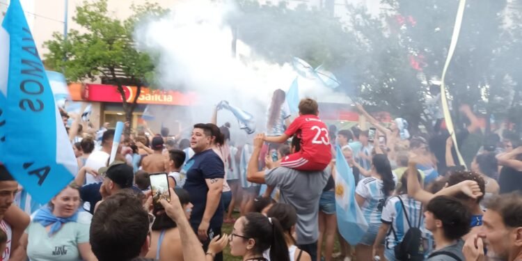 Multitudinario festejo en el centro rafaelino