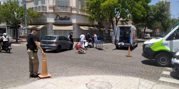 Otro accidente en un cruce del microcentro muy «repetido»