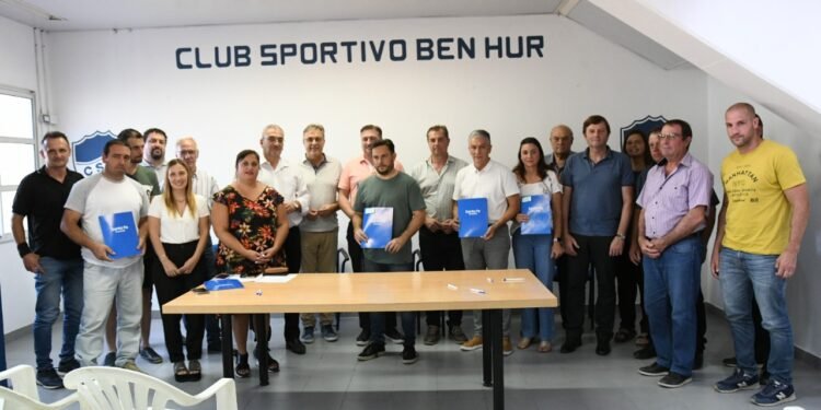 Entregaron aportes económicos a clubes de Rafaela y la región