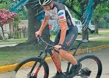 La foto de Scaloni en bicicleta por Pujato y la frase de un integrante del cuerpo técnico que sembró dudas sobre el futuro del DT en la Selección