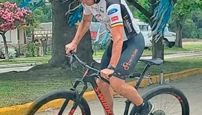 La foto de Scaloni en bicicleta por Pujato y la frase de un integrante del cuerpo técnico que sembró dudas sobre el futuro del DT en la Selección