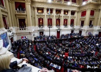 El Gobierno define el temario de las extraordinarias, pero bajan las posibilidades de sesionar por la crisis política