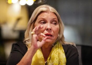 Elisa Carrió: “Es el único país del mundo donde una funcionaria condenada por corrupción sigue en el cargo”