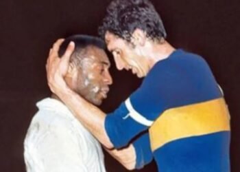 Una asistencia, un gol y una picardía inolvidable: el día que Pelé levantó la Libertadores con el Santos en la Bombonera