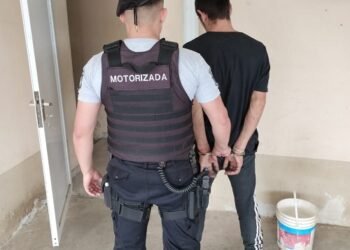 Atrapado cuando escapaba tras delinquir