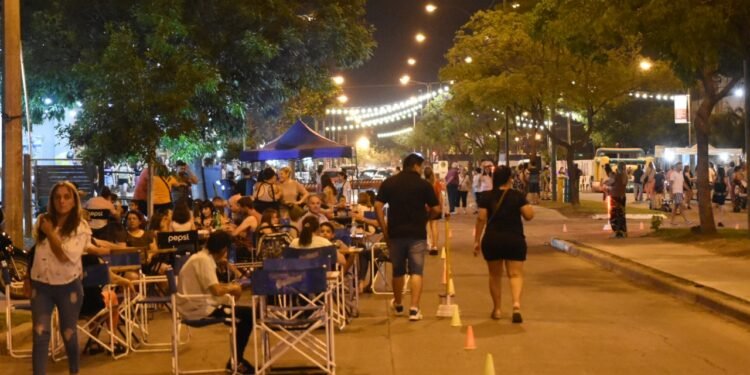 Este viernes llega “La noche de Comercial Oeste”