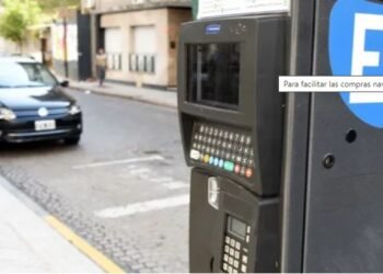 Fiestas de fin de año: liberan el estacionamiento en el área comercial del centro