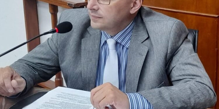 Tras aprobar el Presupuesto 2023, Mársico apuntó contra el Intendente