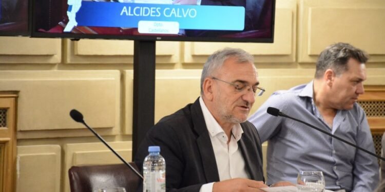 Calvo calificó de “herramienta muy valiosa” el nuevo marco normativo para atender la emergencia agropecuaria