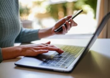 El Gobierno autorizó dos aumentos en telefonía, internet y televisión para el primer cuatrimestre de 2023