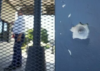 Tres balaceras en pocas horas: un multimedios y dos dependencias del servicio penitenciario