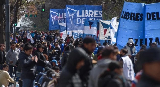 Los piqueteros amenazaron con volver a acampar sobre la 9 de Julio si el Gobierno no cumple con el acuerdo firmado con Tolosa Paz