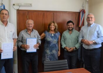 Entregaron aportes para obras de saneamiento en Bella Italia y Estación Clucellas