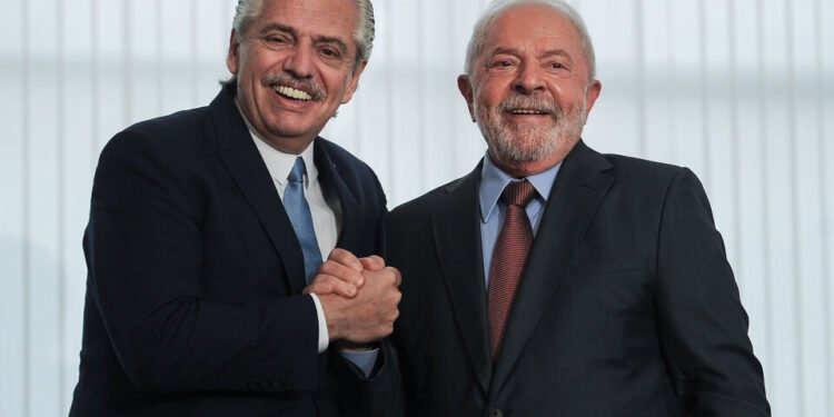 Alberto se reunió con Lula y relanzaron la relación bilateral con Brasil