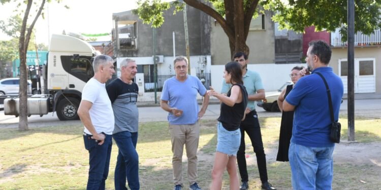 Luis Castellano recorrió el barrio 17 de Octubre