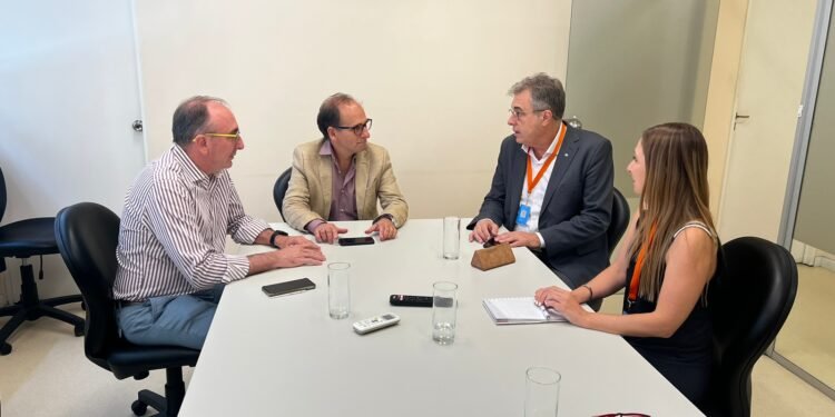 Luis Castellano retomó las gestiones por la pavimentación del camino a San Expedito