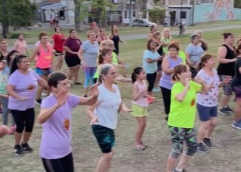 Zumba en barrio Fátima y Villa Rosas