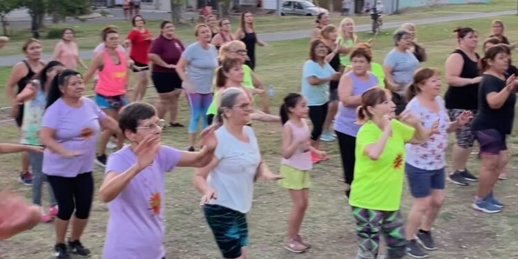 Zumba en barrio Fátima y Villa Rosas