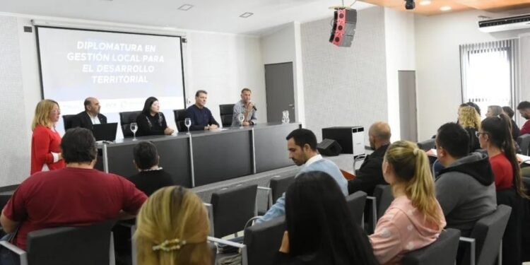 *Finalizó el cursado de la Diplomatura en Gestión Local para el Desarrollo Territorial