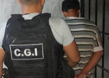 Amenazó con cuchillo a su expareja