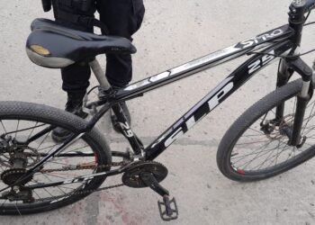 Un menor con reconocido prontuario robó una bicicleta SLP desde un domicilio