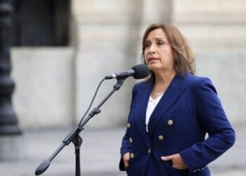 Perú: Acorralada por la crisiss, Boluarte pide al Congreso que adelante las elecciones