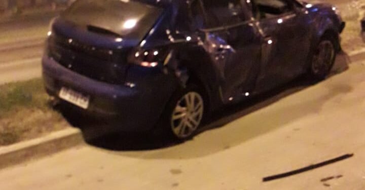 Fuerte choque entre un auto y un camión en Ruta Nacional 34