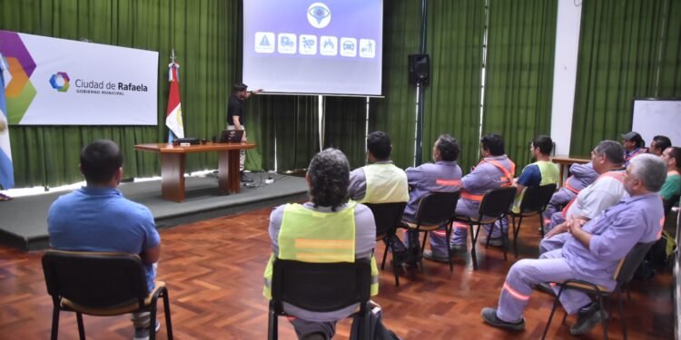 Agentes de Espacios Verdes se capacitaron en Ojos en Alerta