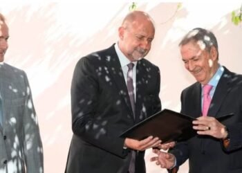 Los gobernadores que no firmaron el pedido de juicio político contra la Corte Suprema resisten la presión del kirchnerismo