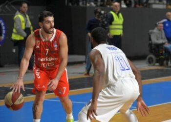 Campazzo, pese a no poder jugar, se queda en Estrella Roja