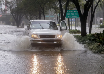 EE.UU., en alerta por una tormenta que ha inundado California y avanza al este