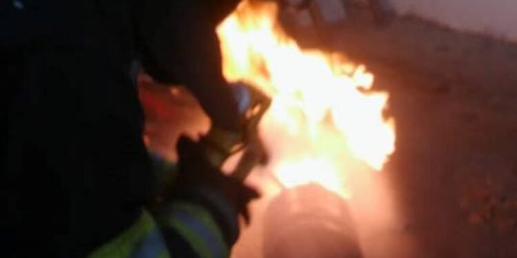 Dos menores sufrieron quemaduras por el incendio de una garrafa