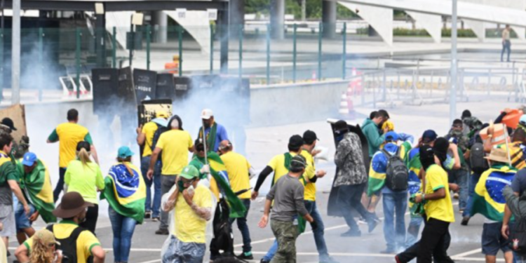 Brasil: bolsonaristas tomaron el Congreso, la Presidencia y la Corte para exigir un golpe de Estado