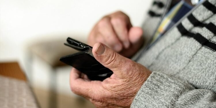 Increíble: un hombre de 88 años fue aprehendido en Cañada de Gómez por hurtar un celular