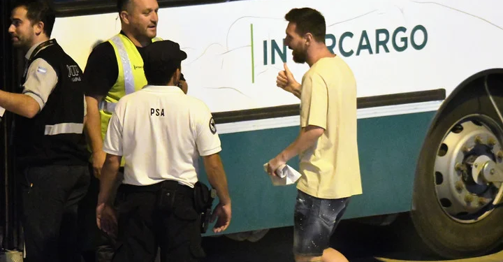 Lionel Messi se despidió de Rosario rodeado del amor de los hinchas