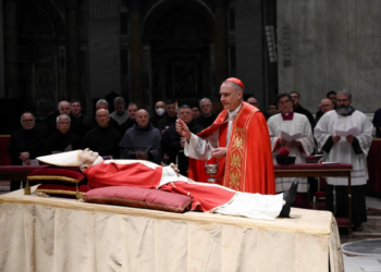 Más de 65.000 personas despidieron a Benedicto XVI en la Basílica de San Pedro