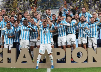Polémico penal en el descuento para que Racing festeje ante Boca