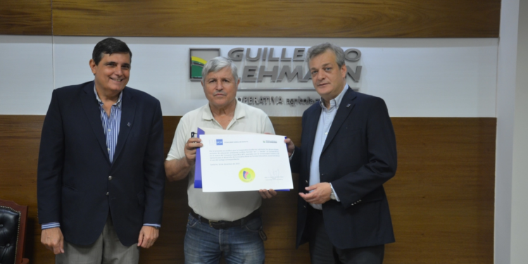 La UCSF reconoció a la Coop. G. Lehmann por su compromiso con la educación ambiental