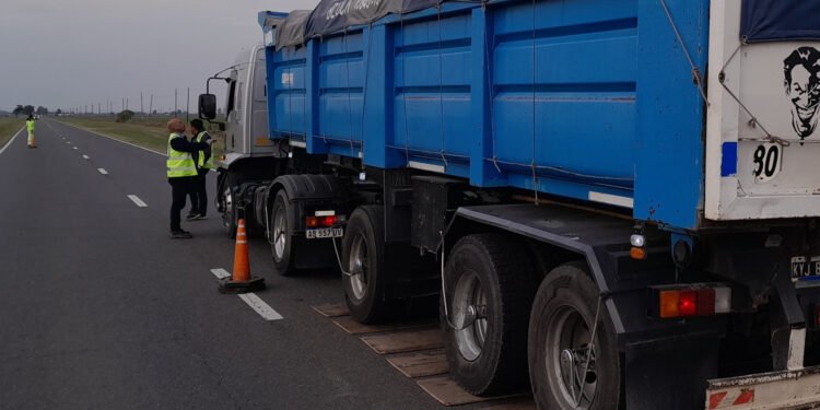 La Dirección Provincial de Vialidad finalizó 2022 con más de 400 actas labradas y 14.500 camiones fiscalizados