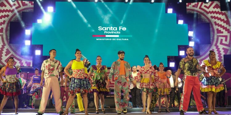 “Santa Fe en tu Corazón” deslumbró a pura cumbia al público de Cosquín