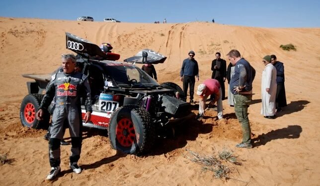 Las confesiones de Carlos Sainz que revolucionaron el Rally Dakar: el peligro de los accidentes y el dardo a Nasser Al-Attiyah