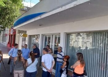 «Vivimos en el Medioevo: No podemos tirar la cadena y nos bañamos sentados»