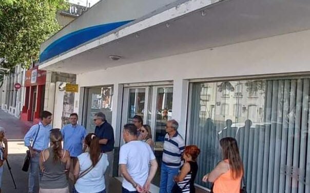 «Vivimos en el Medioevo: No podemos tirar la cadena y nos bañamos sentados»