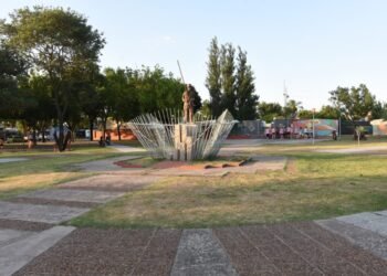 El Municipio instala refuerzo lumínico en la Plaza del Soldado